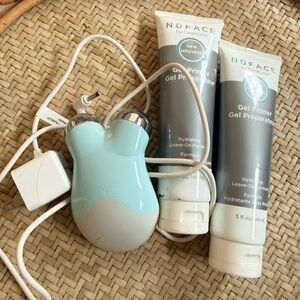 NuFace Mini Toning Device in White and Blue with Gel Primers